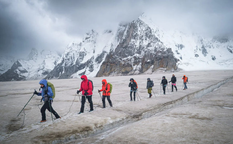 snow-lake-trek-pakistan
